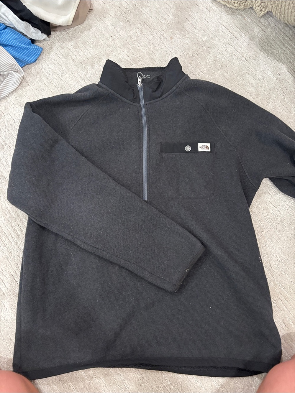 The North Face Men’s Black Half-Zip Fleece Pullover